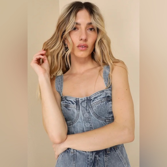 EUC Lulus Fresh Perfection Light Wash Bustier Sleeveless Denim Jumpsuit - Picture 3 of 10